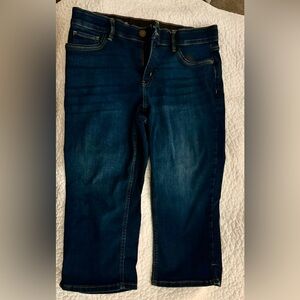 Liz Claiborne Sara Crop denim capris.